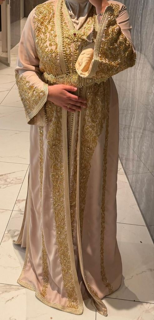 Elegante Takchita - Traditionele Marokkaanse Jurk, Maat 38/40 (M), Overige typen, Beige, Ophalen of Verzenden