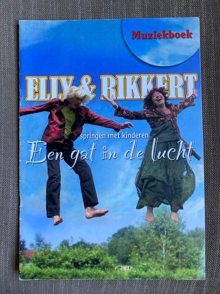 Muziekboek Elly & Rikkert - Een gat in de lucht, Gebruikt, Zang, Ophalen of Verzenden, Artiest of Componist