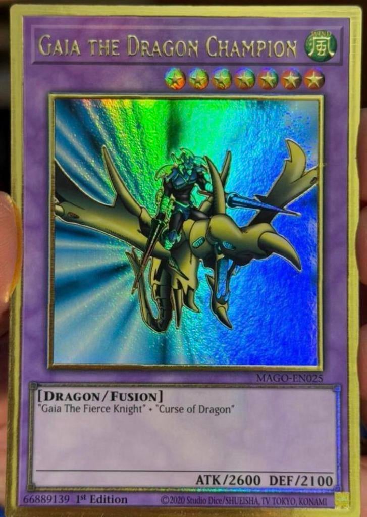 Yu-Gi-Oh! Gaia the Dragon Champion MAGO 1st Edition !, Ophalen of Verzenden, Zo goed als nieuw, Losse kaart, Foil