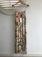 Jurk van Just In Case, maat L (Nieuw), Maat 38/40 (M), Beige, Nieuw, Ophalen of Verzenden
