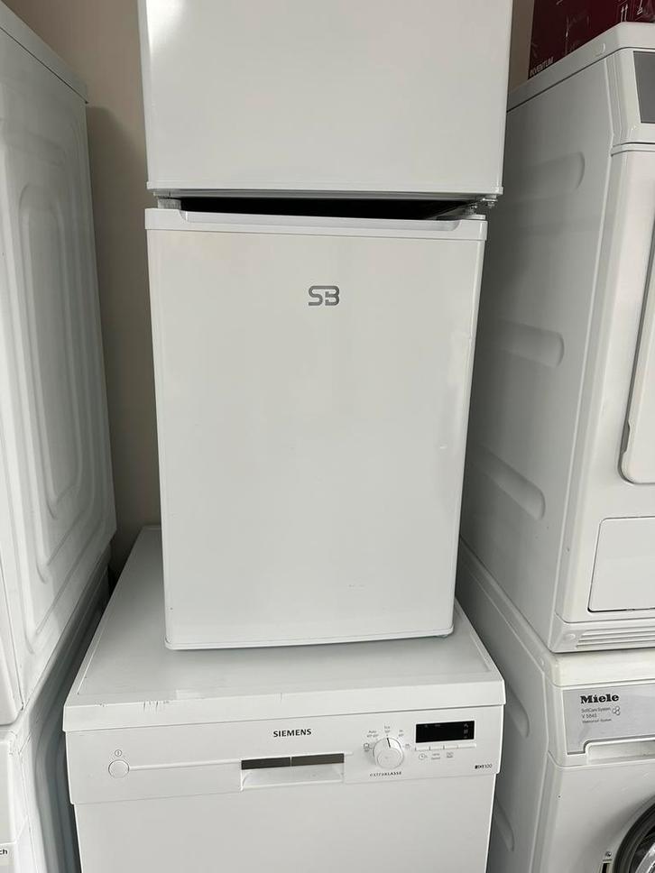 Mini bar xxl  koelkast met vriesvak 42 liter engerieklas F, Witgoed en Apparatuur, Koelkasten en IJskasten, Zo goed als nieuw