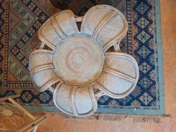 Vintage midcentury modern rotan tulpen tafel jaren 70 beschikbaar voor biedingen