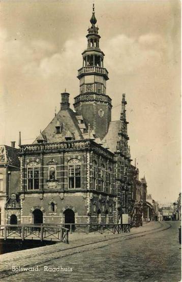 (380-265-031) Bolsward Raadhuis beschikbaar voor biedingen