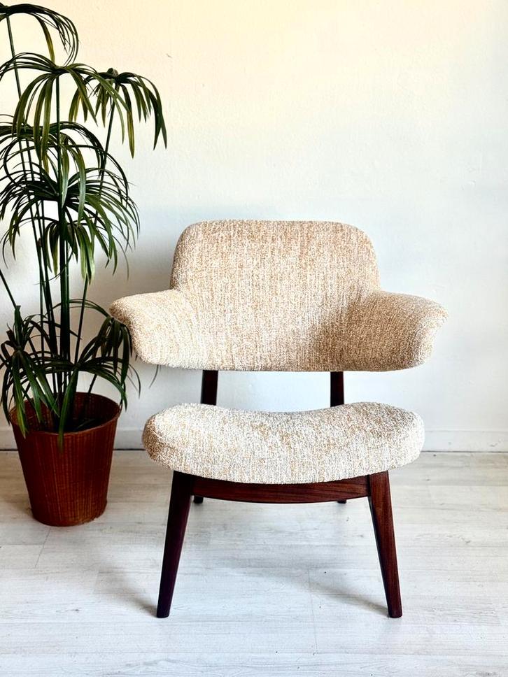 Vintage fauteuil pinguin chair Louis van Teeffelen Webe 1960, Huis en Inrichting, Fauteuils, Zo goed als nieuw, Hout, 50 tot 75 cm