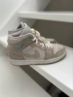 Nike air jordan 1 mid se particle grey college grey, Kleding | Dames, Schoenen, Nike, Ophalen of Verzenden, Grijs, Sneakers of Gympen