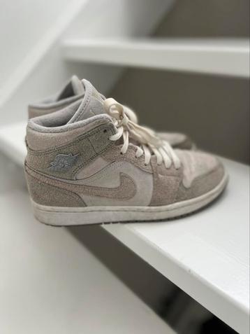 Nike air jordan 1 mid se particle grey college grey beschikbaar voor biedingen