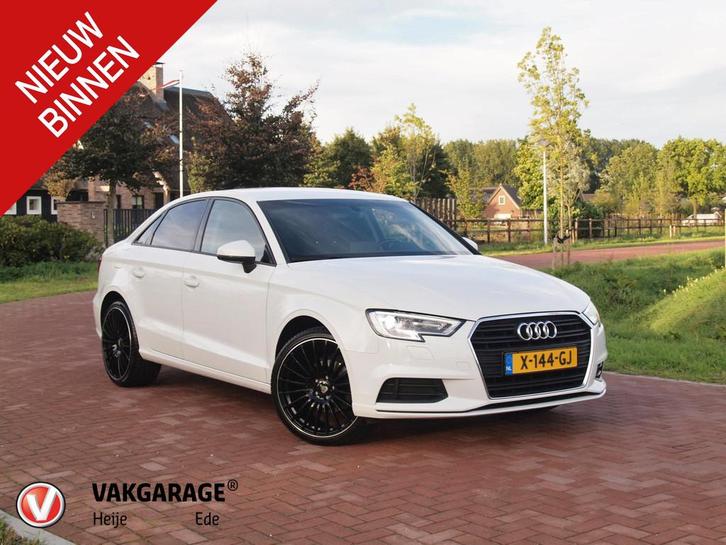 Audi A3 Limousine 35 TFSI CoD Pro Line | 19 Inch | Navigatie, Auto's, Audi, Bedrijf, Te koop, A3, ABS, Airbags, Airconditioning