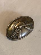 Speld badge broche pacifisme 1930 geweer tegen facisme, Overige gebieden, Onbekend, Overige soorten, Ophalen of Verzenden
