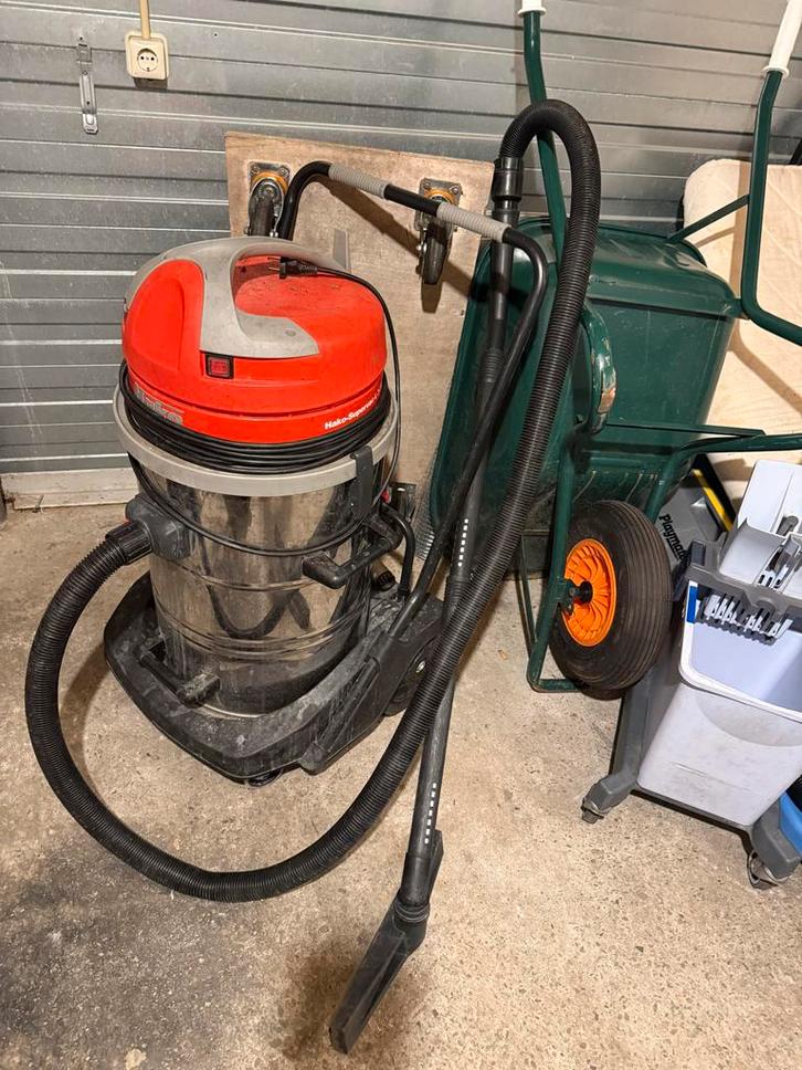 Gebruikte Hako Supervac Stofzuiger, Witgoed en Apparatuur, Stofzuigers, Gebruikt, Stofzuiger, 1600 tot 2000 watt, Reservoir, Ophalen of Verzenden