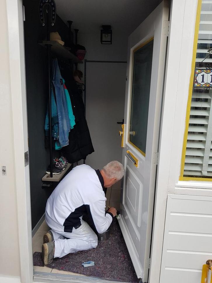 Schilderwerk binnen en buiten /behangwerk o.a.renovlies, Diensten en Vakmensen, Schilders en Behangers, Buitenschilderwerk