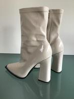 GRATIS VERZENDEN | CASUAL lak creme beige laarzen 39, Verzenden, Beige, Lage of Enkellaarzen, Zo goed als nieuw