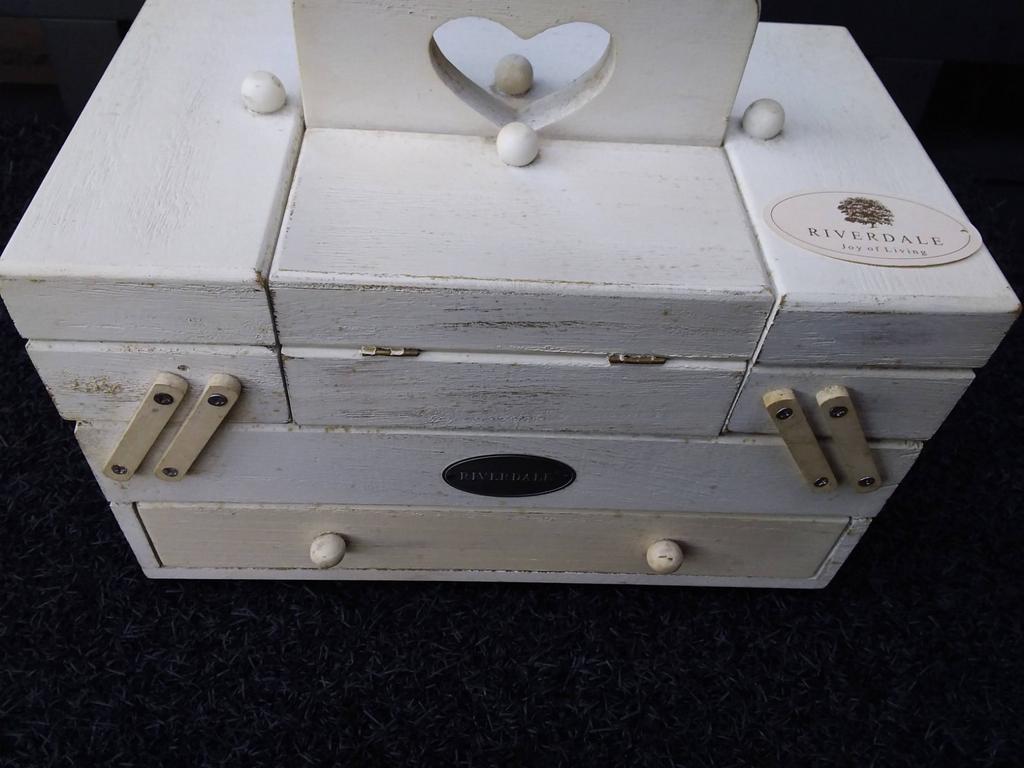 Riverdale Naai-/Hobbykistje, Hobby en Vrije tijd, Naaimachines en Toebehoren, Gebruikt, Toebehoren, Overige merken, Ophalen of Verzenden