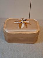 Goudkleurige sieradendoos met versiering, Minder dan 50 cm, Gebruikt, Overige materialen, Minder dan 50 cm