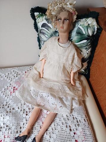Franse sofa doll beschikbaar voor biedingen