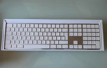 Apple Magic keyboard (Numeriek) + Magic mouse ZGAN in doos  beschikbaar voor biedingen