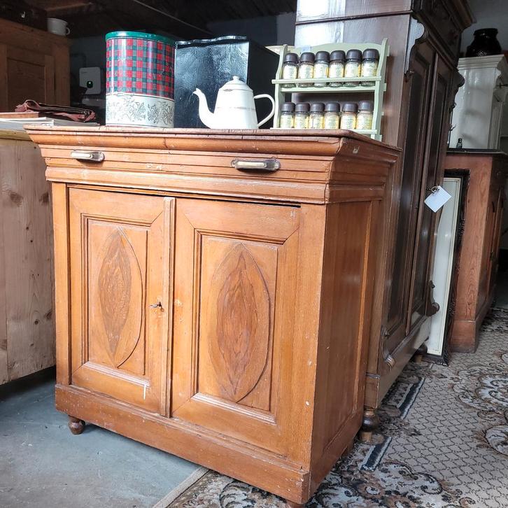 Brocante vintage oude kleine kast commode kastje, Antiek en Kunst, Curiosa en Brocante, Ophalen