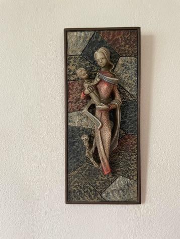 Tegelplateau moeder met kind beschikbaar voor biedingen