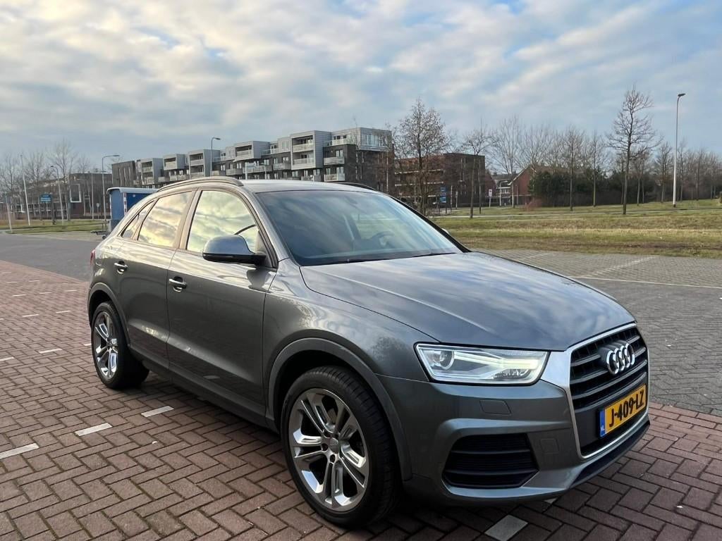 Audi Q3 1.4 Tfsi 110KW S-tronic 2017 Grijs, Auto's, Audi, Particulier, Q3, Airbags, Airconditioning, Bluetooth, Climate control