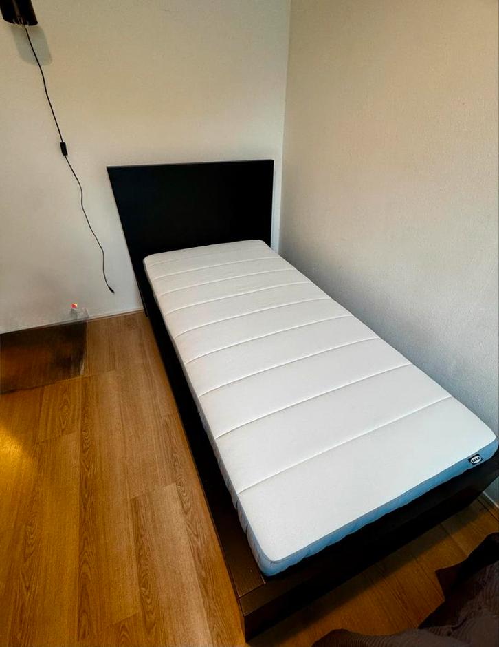 Gratis nieuw IKEA Malm bedframe incl matras, Huis en Inrichting, Slaapkamer | Bedden, Nieuw, Eenpersoons, 90 cm, 200 cm, Hout