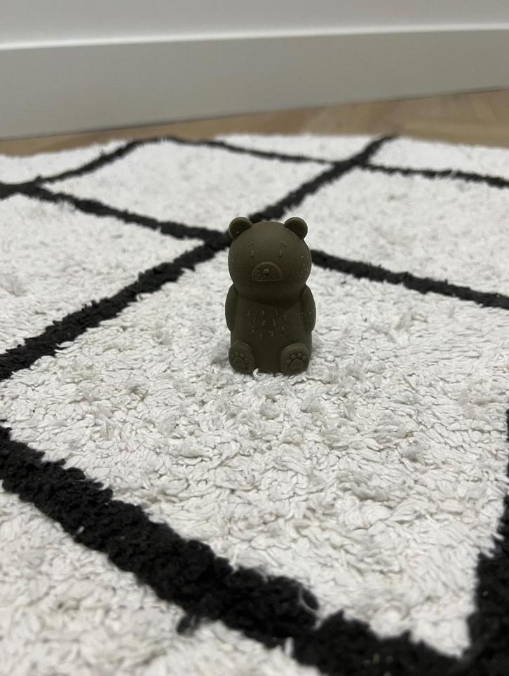 ZGAN khaki groen Liewood vingerpoppetje siliconen beer pop, Kinderen en Baby's, Speelgoed | Knuffels en Pluche, Zo goed als nieuw