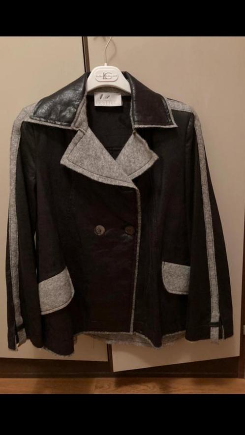 Arletta Kaballo, maat 42, Kleding | Dames, Jasjes, Kostuums en Pakken, Nieuw, Jasje, Maat 42/44 (L), Bruin, Verzenden