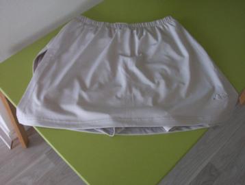 skort Asics , Luhta, tops Nike, Mexx,  leggings Crivit beschikbaar voor biedingen