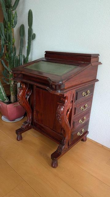 Victorian secretaire beschikbaar voor biedingen