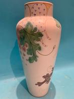 Art nouveau jugendstill Gouda Plateel Vaas met Bloemmotief, Antiek en Kunst, Ophalen of Verzenden