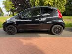 Peugeot 107 1.0 12V 3DR 2010 Zwart, Voorwielaandrijving, Euro 5, Stof, 4 stoelen
