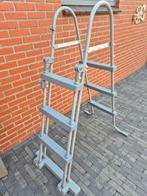 Zwembadtrap bestway, Fietsen en Brommers, Ophalen, Zo goed als nieuw