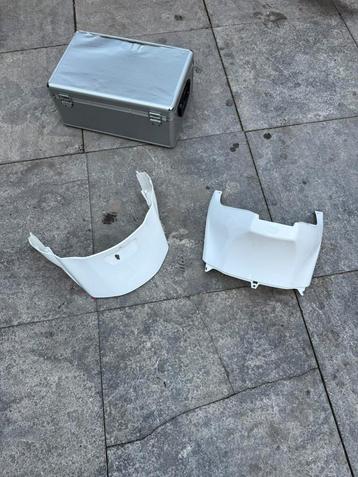 Zip sp Witte Bougiekap en Zadelkap beschikbaar voor biedingen