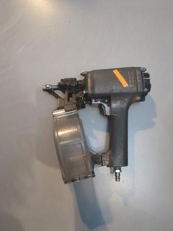 Spijkerpistool op cilinder - Recht! beschikbaar voor biedingen