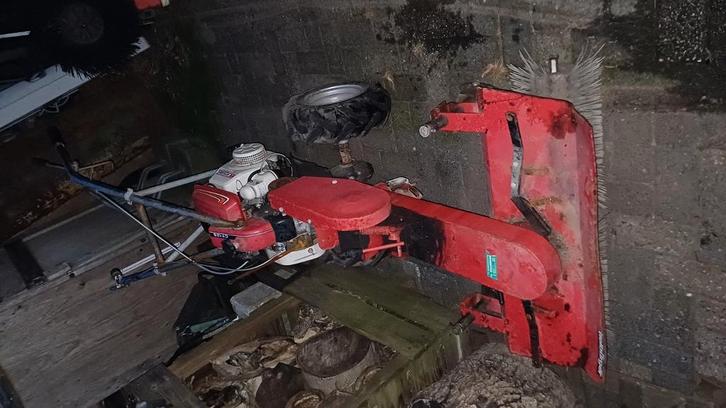 Mitsubishi CT125 veegmachien / tuinfrees, Tuin en Terras, Veegmachines, Gebruikt, Ophalen