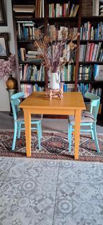 Leuk setje bistro, tuinset, tafel met 2 stoelen en kussens, Ophalen, Zo goed als nieuw