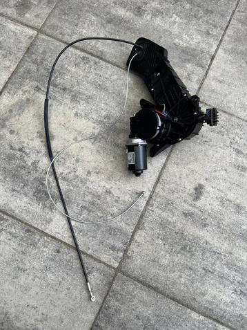 V klasse W447 Schuifdeurmotor rechts   beschikbaar voor biedingen