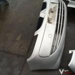 Mitsubishi Colt 1.5B kleurcode: 01D 2005 2500227  Voorbumper, Auto-onderdelen, Carrosserie en Plaatwerk, Ophalen, Gebruikt, -