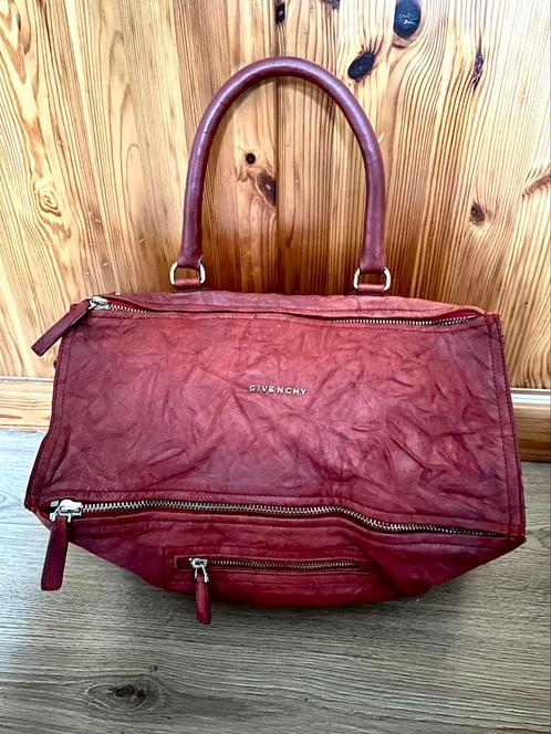 Givenchy Pandora GM, Sieraden, Tassen en Uiterlijk, Tassen | Damestassen, Zo goed als nieuw, Schoudertasje, Rood, Ophalen of Verzenden