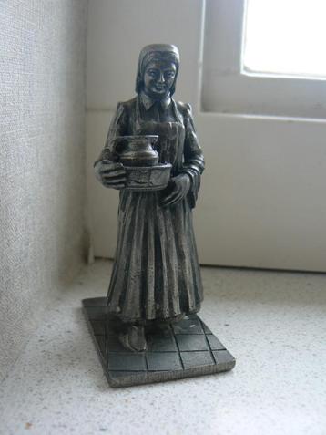 Beeldje Tin verpleegster 94% Sn hoog 9 cm beroepen tinnen beschikbaar voor biedingen