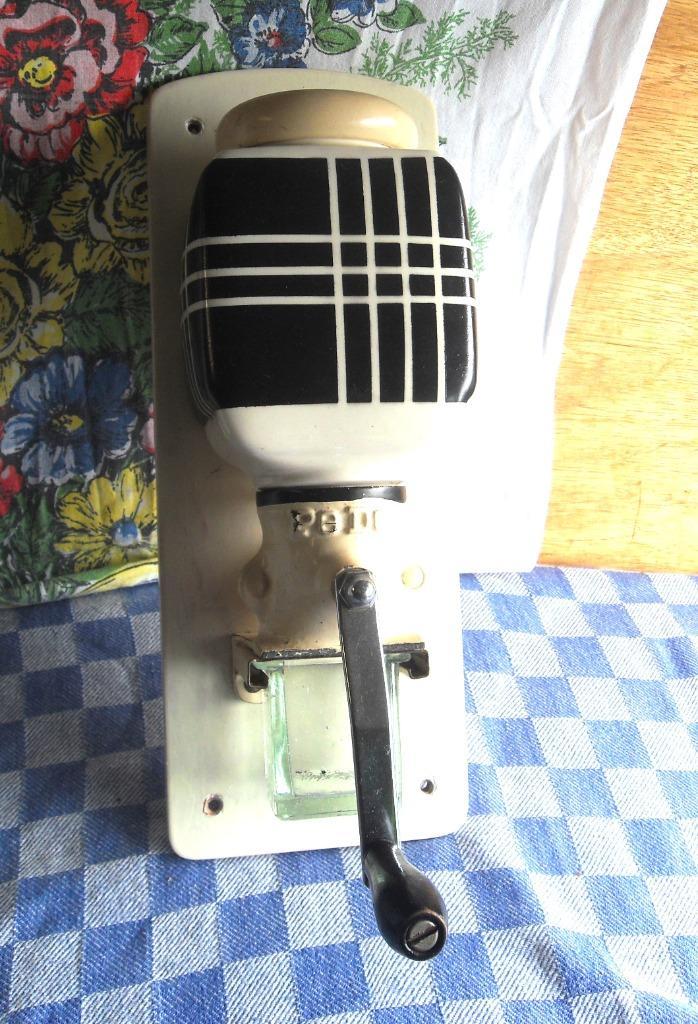 oude koffiemolen/wandkoffiemolen/PEDE koffiemolen zwart-wit, Antiek en Kunst, Antiek | Keukenbenodigdheden, Ophalen of Verzenden