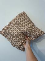 Sierkussen roestbruin/wit patroon, Huis en Inrichting, Woonaccessoires | Kussens, Ophalen, Zo goed als nieuw, Wit, Vierkant