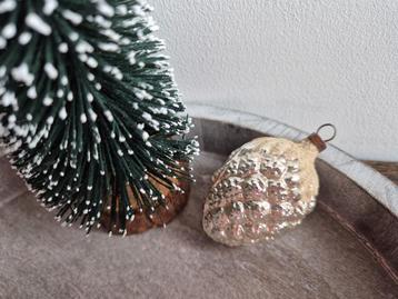 Vintage kerstbal dennenappel klein 484 beschikbaar voor biedingen