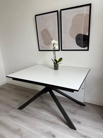 Meubella Extendable Dining Table beschikbaar voor biedingen