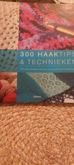 BOEK HAAKTIPS+ MINI HONDJES HAKEN +OUDE ARIADNE +HAAKNAALD, Ophalen of Verzenden, Gebruikt, Haken, Patroon of Boek