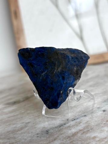 Sodaliet beschikbaar voor biedingen