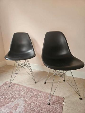 Vitra Eames DSR verchroomd beschikbaar voor biedingen