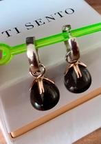 Ti-Sento trendy zwarte oorbedels/oorhangers zilver/verguld, Sieraden, Tassen en Uiterlijk, Oorbellen, Hangers, Zwart, Ophalen of Verzenden