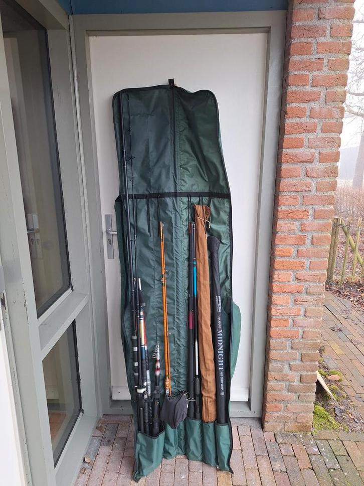 Complete visuitrusting met hengels en viskoffer, Watersport en Boten, Hengelsport | Karpervissen, Gebruikt, Complete set, Ophalen of Verzenden