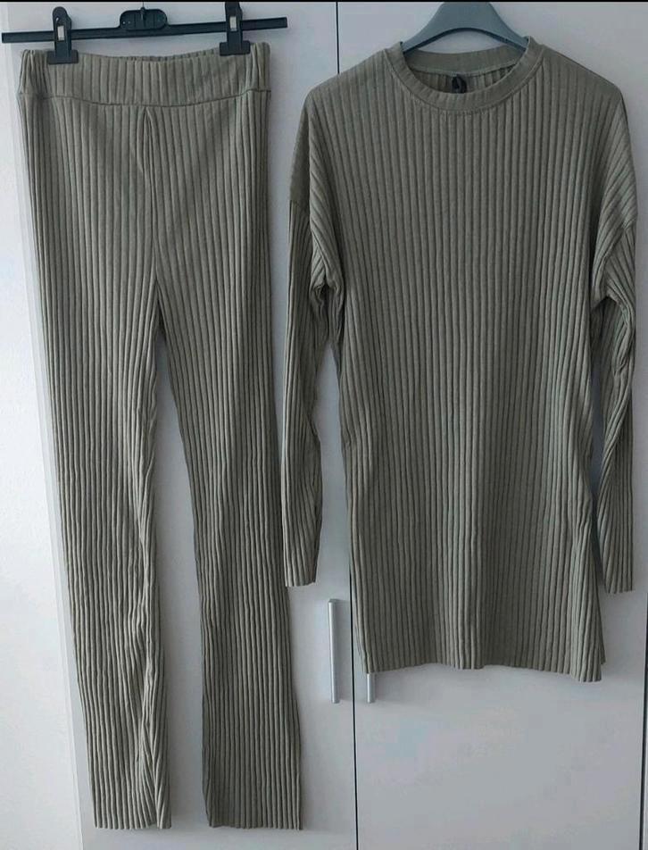 Tweedelige Set | Legging Trui | Groene Twinset | Mt S NIEUW!, Kleding | Dames, Overige Dameskleding, Nieuw, Ophalen of Verzenden