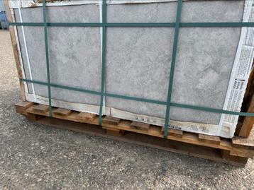 Mooie partij nieuwe tegels 60x 120 beschikbaar voor biedingen