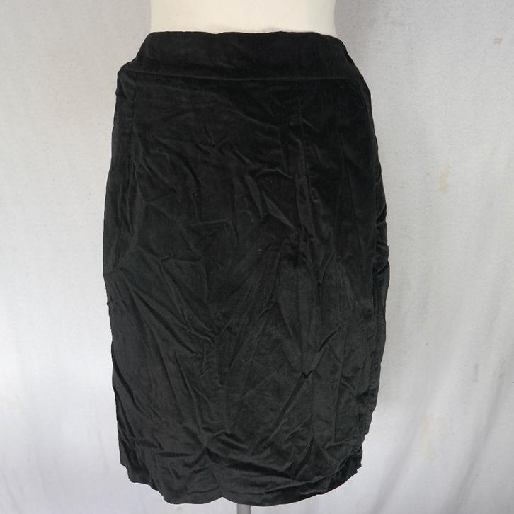 Nette zwarte fluwelen rok.Mt 34.Merk Essence, Kleding | Dames, Rokken, Zo goed als nieuw, Maat 34 (XS) of kleiner, Zwart, Knielengte